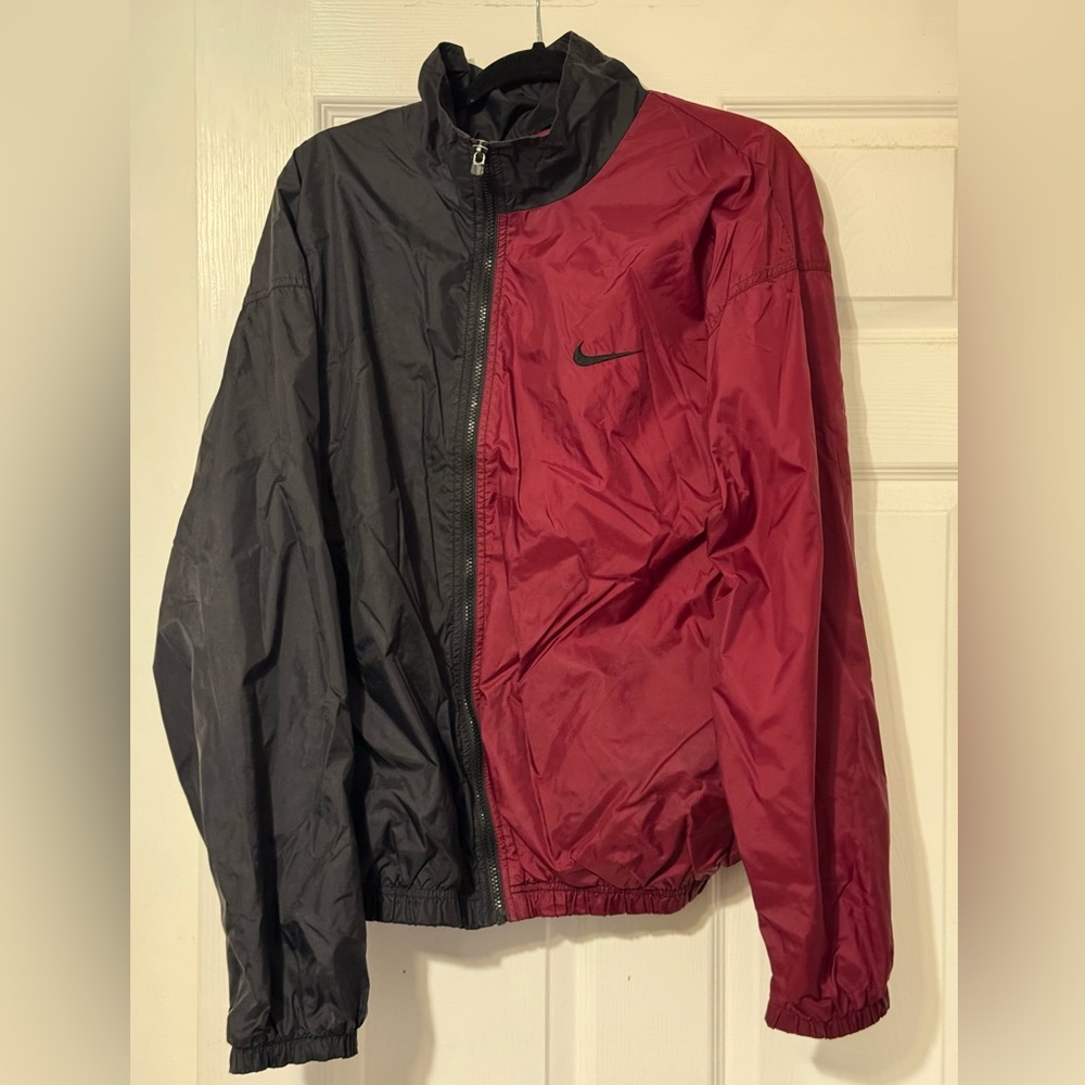 VINTAGE NIKE MENS WINDBREAKER